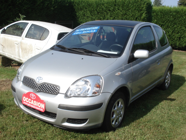 Toyota YARIS 3 portes 1000 linéa luna