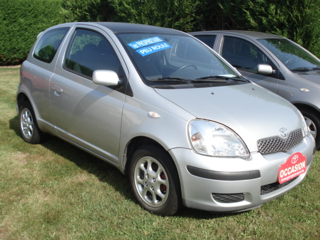 Toyota YARIS 3 portes 1000 linéa luna