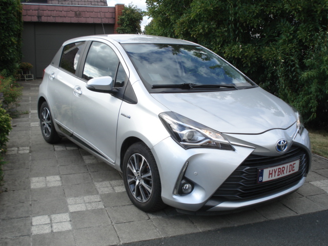 Toyota Yaris 5 portes * hybrid * Série * Y20*
