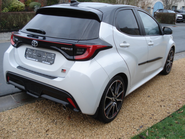 Toyota YARIS GR *HYBRIDE*