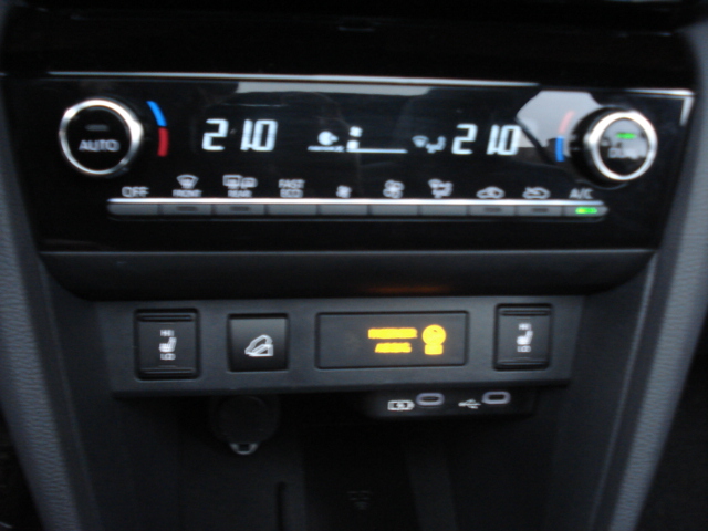 Toyota YARIS CROSS HYBRIDE 4X4 CVT FULL OPTIONS