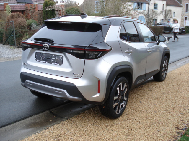 Toyota YARIS CROSS HYBRIDE 4X4 CVT FULL OPTIONS