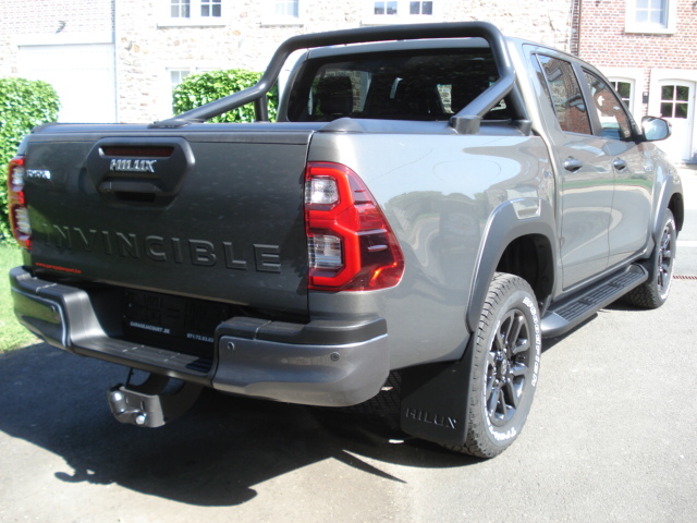 Toyota HILUX 2.8 D4D DOUBLE CABINE AUTOMATIQUE 